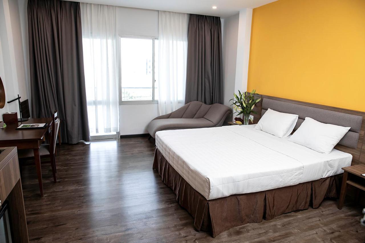 Liberty Hotel Saigon Parkview Хошимин Екстериор снимка