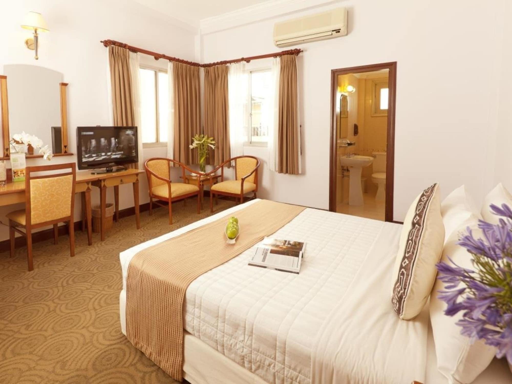 Liberty Hotel Saigon Parkview Хошимин Екстериор снимка