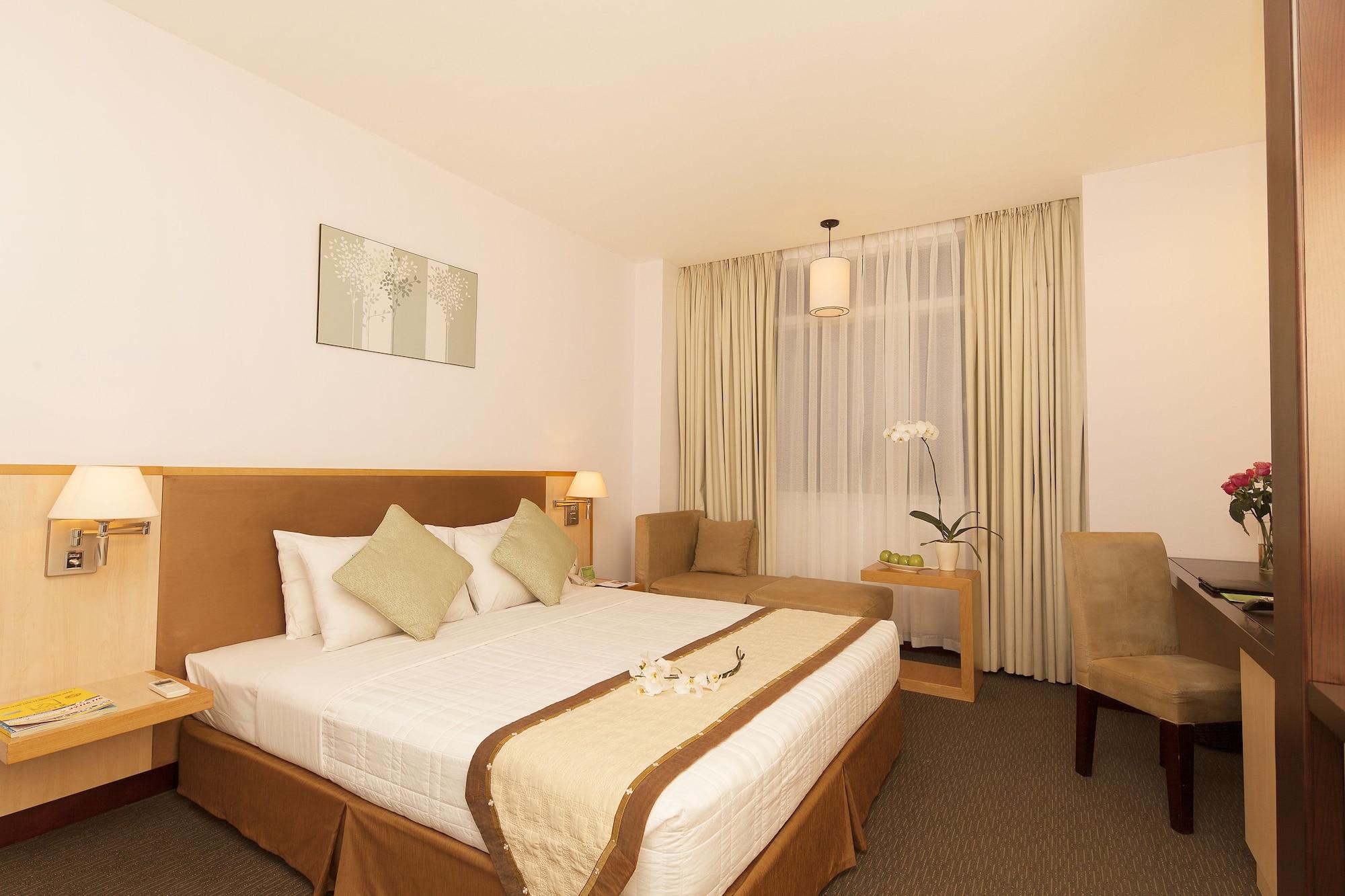 Liberty Hotel Saigon Parkview Хошимин Екстериор снимка