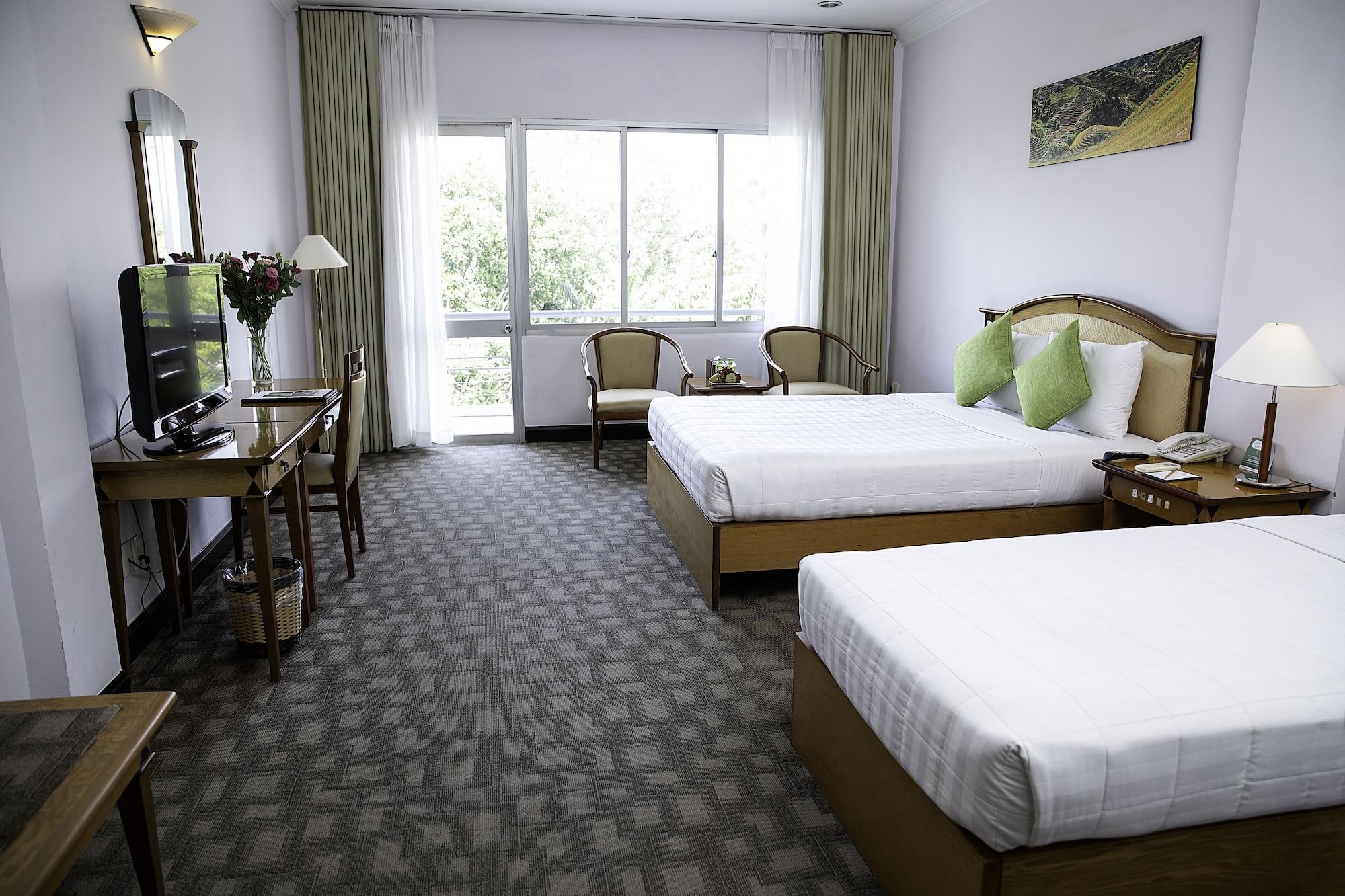Liberty Hotel Saigon Parkview Хошимин Екстериор снимка