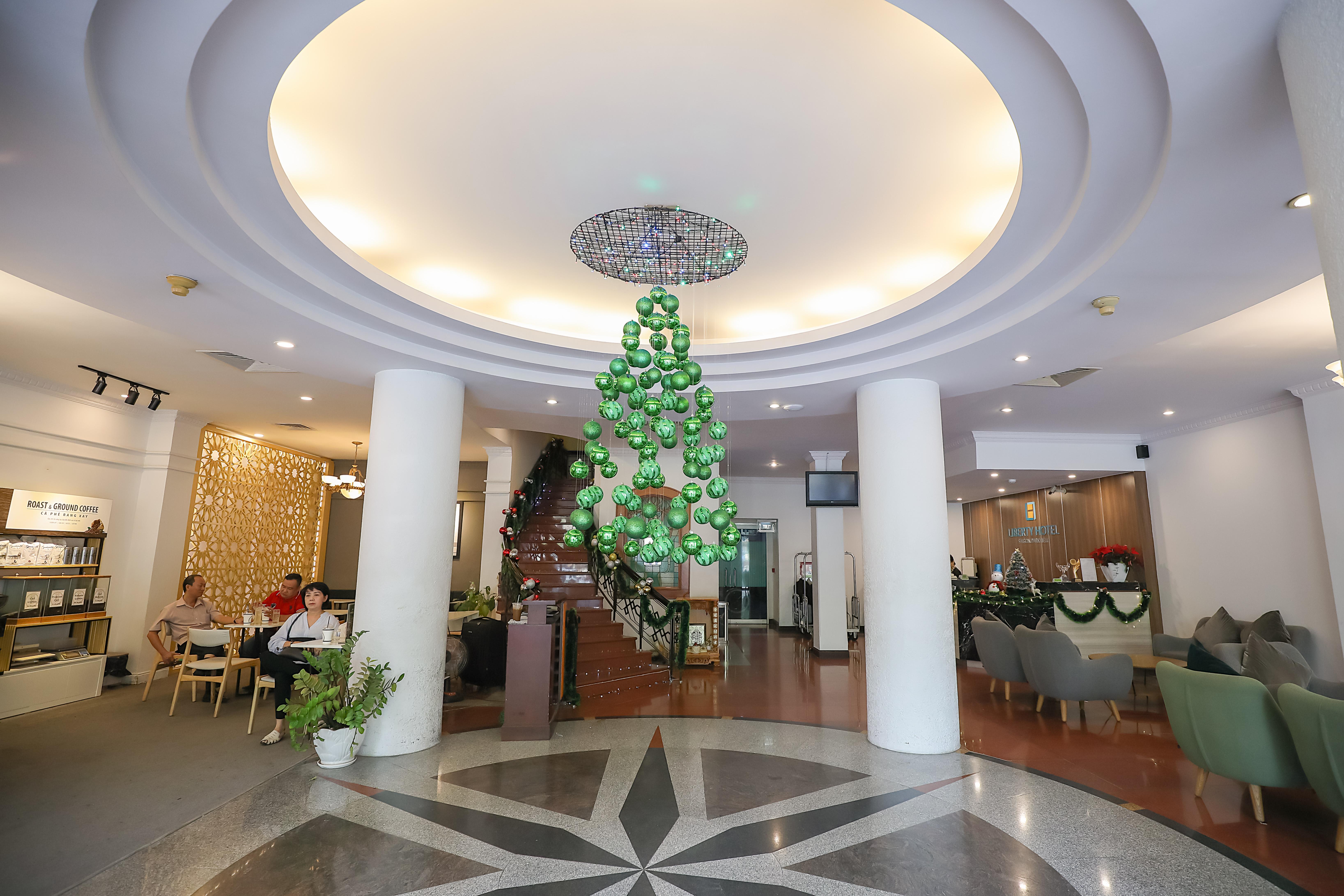 Liberty Hotel Saigon Parkview Хошимин Екстериор снимка