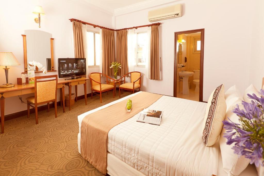 Liberty Hotel Saigon Parkview Хошимин Стая снимка