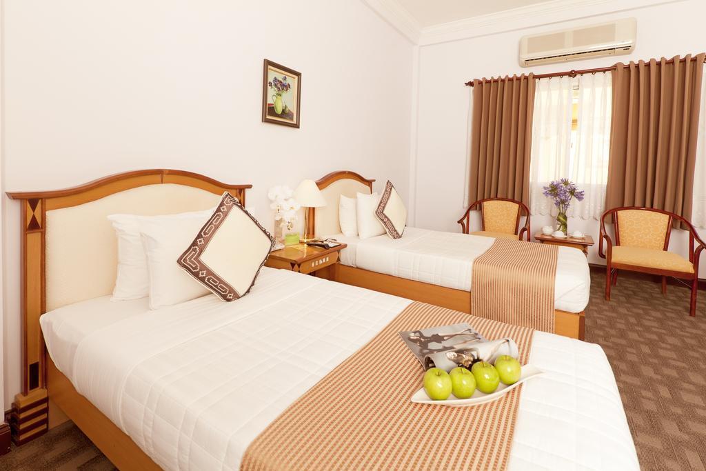 Liberty Hotel Saigon Parkview Хошимин Екстериор снимка