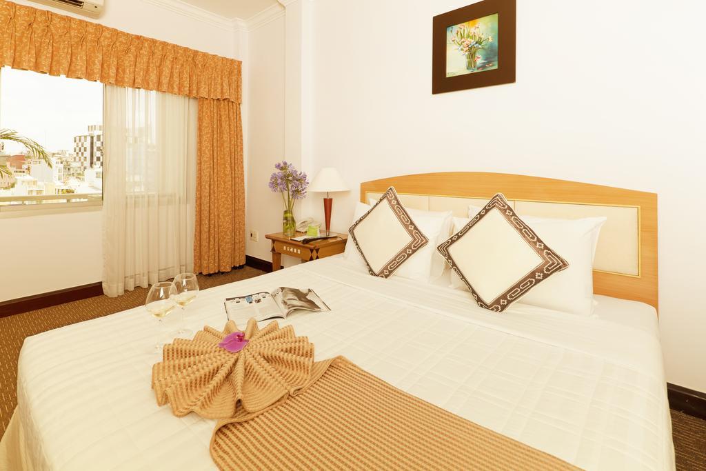 Liberty Hotel Saigon Parkview Хошимин Екстериор снимка