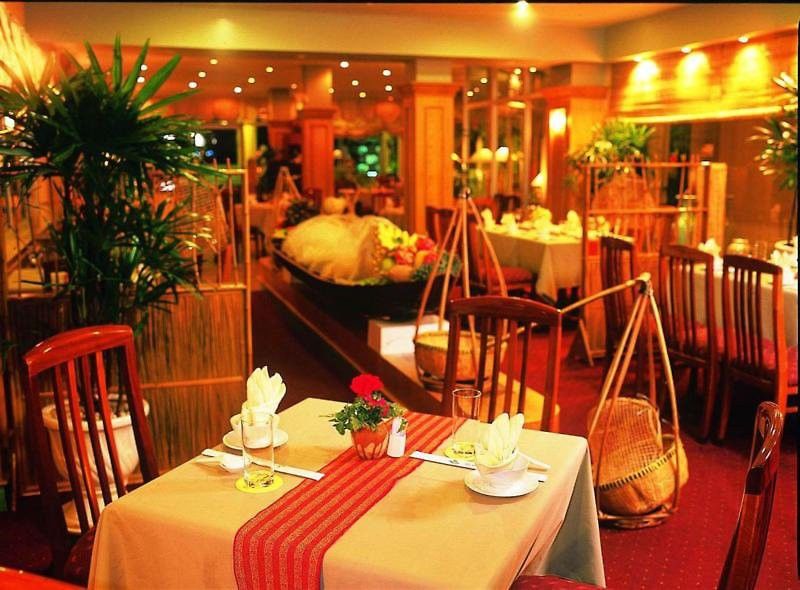 Liberty Hotel Saigon Parkview Хошимин Екстериор снимка